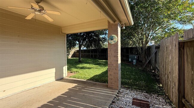 Foto del edificio - 25923 Hopson Meadows Dr