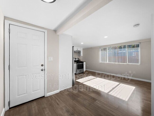 Foto del edificio - 743-745 Ballard St