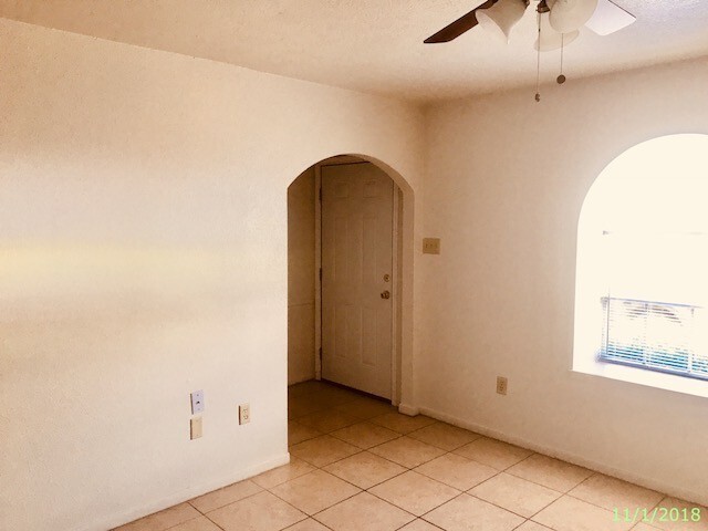 Foto del edificio - 3 BEDROOM 2 BATH PATIO HOME WITH 1140 SF