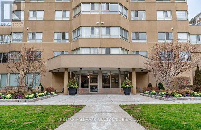 Building Photo - 4 Park Vista