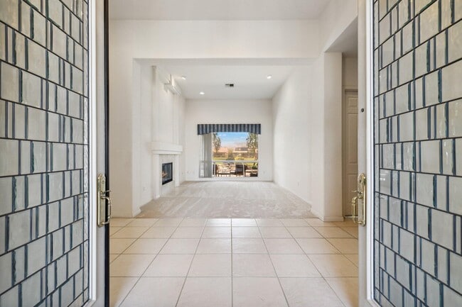 Foto del edificio - 78586 Kensington Ave
