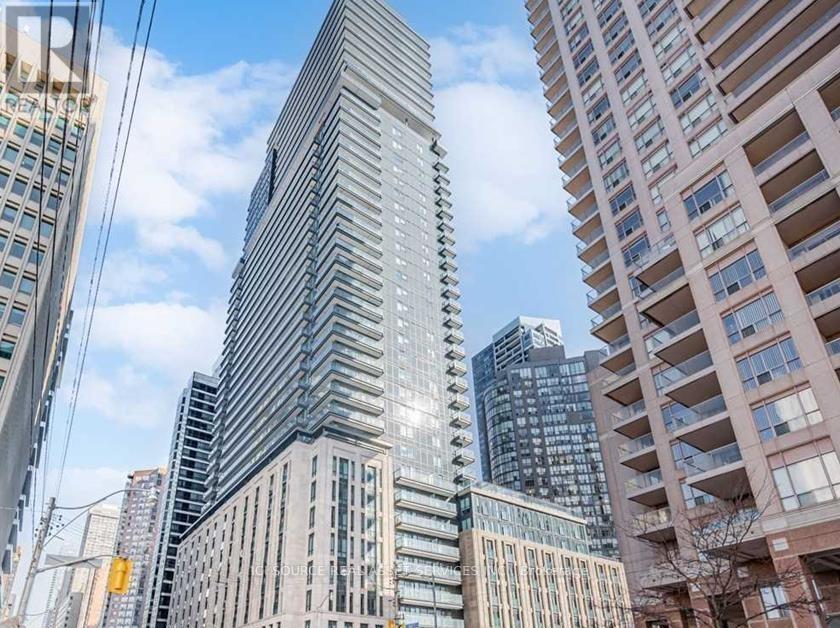 Photo principale - 955-955 Bay St.