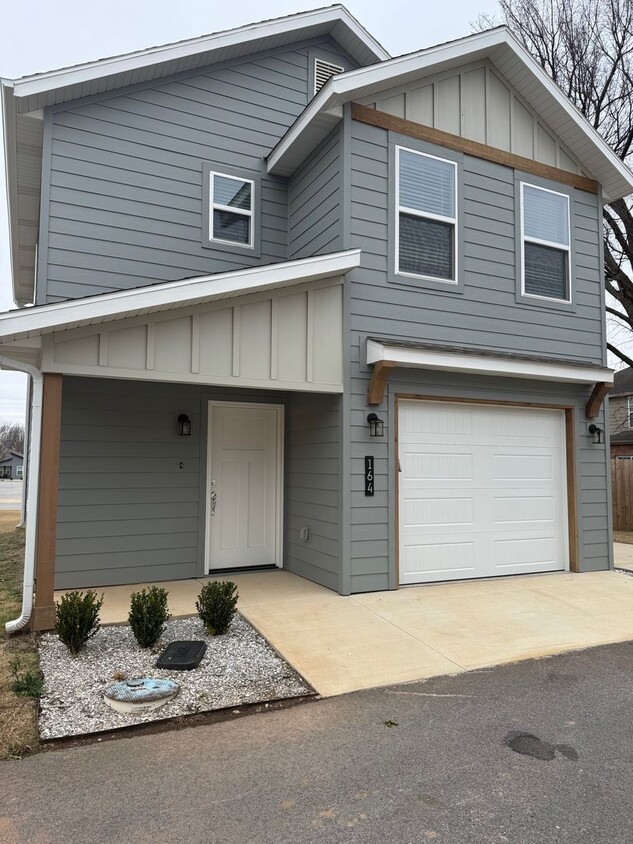 Foto principal - NEW 2 Bedroom Home In Centerton!