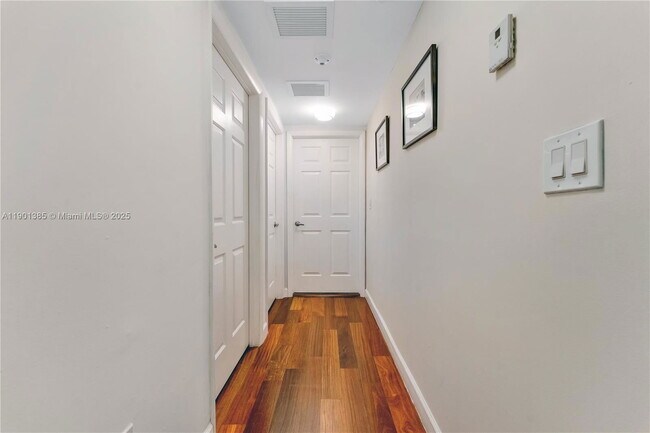 Foto del edificio - 927 Euclid Ave