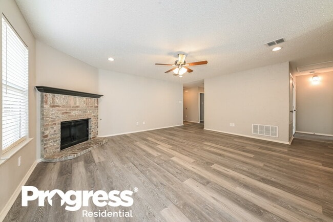 Building Photo - 1015 Single Tree Dr