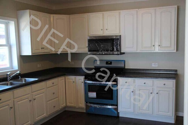 Foto del edificio - 2824 163rd Pl