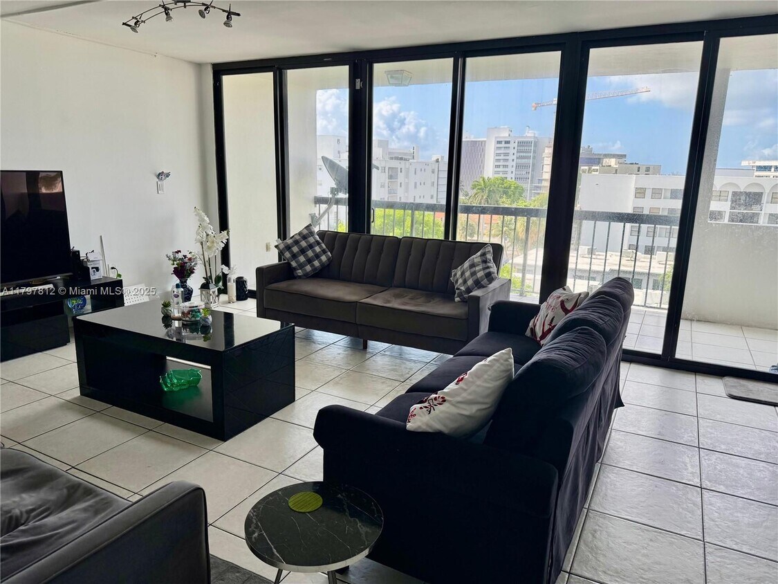 Foto principal - 9300 Bay Harbor Terrace