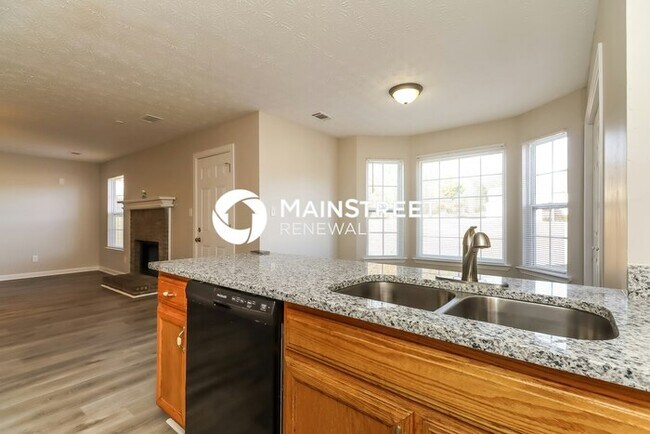 Building Photo - 4 Bedroom Pet-Friendly Home in Ellenwood, ...