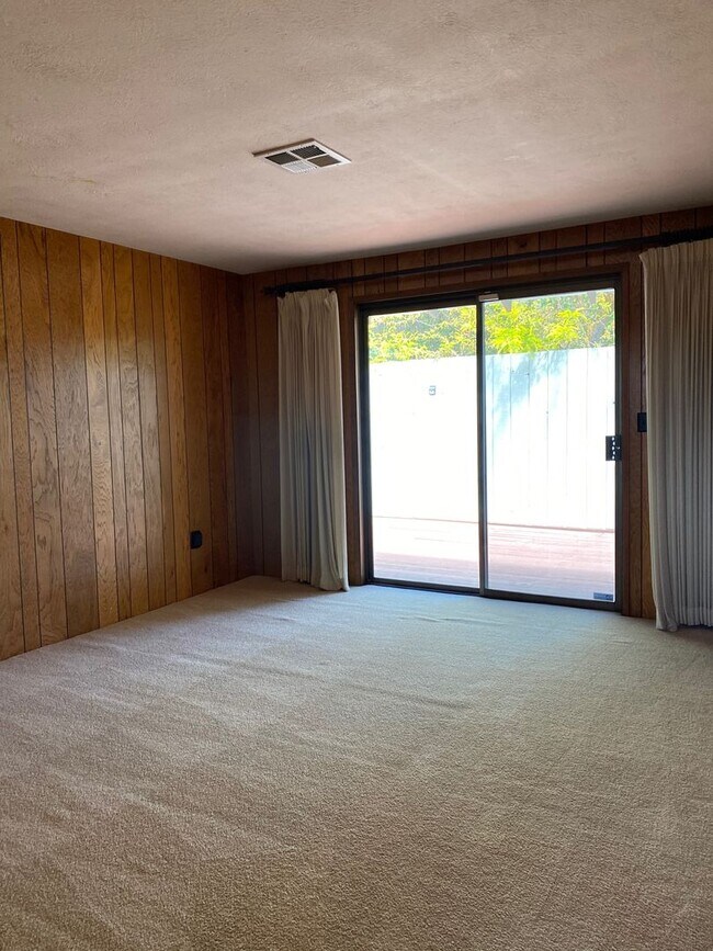 Foto del edificio - 2 Bedroom plus bonus room 2 bathroom house...