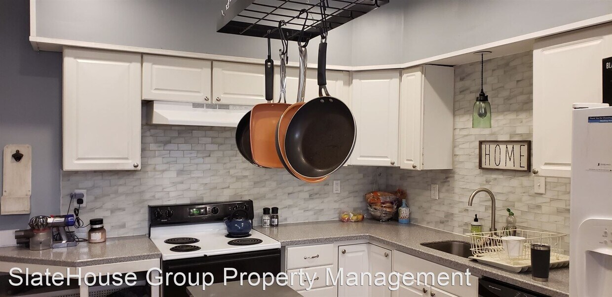 Foto del edificio - 237 E Main St