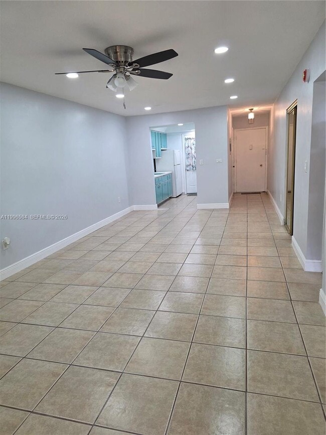 Foto del edificio - 300 NE 191st St