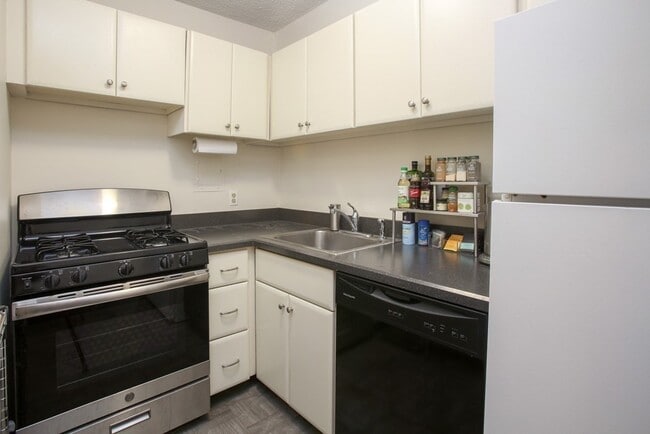 Foto del edificio - 33 Pond Ave