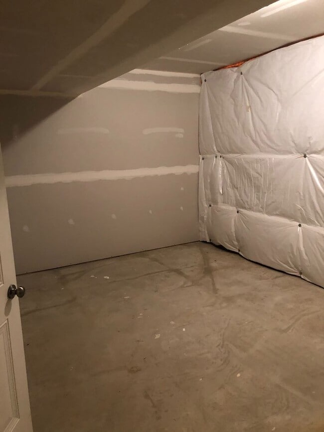 Building Photo - Beautiful 3 Bedroom, 2.5 Bath Townhome in Dallastown School District!