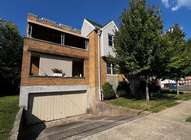 Foto del edificio - 4912 Relleum Avenue