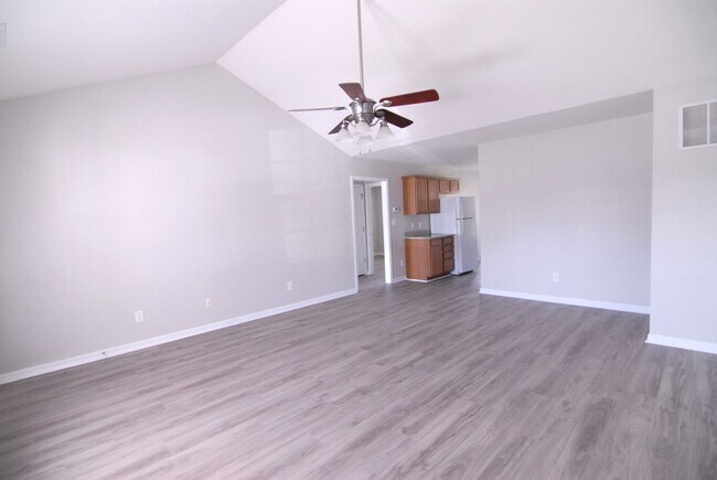 Foto del edificio - 2804 Pleasant Garden Rd