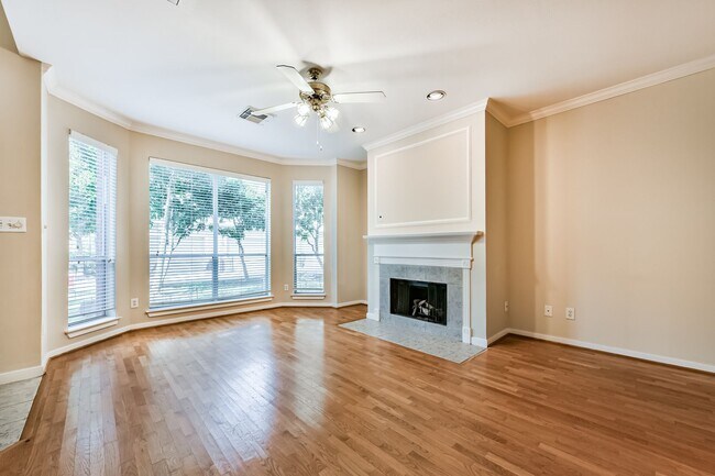 Foto del edificio - Offered by Precision Realty & Management, ...