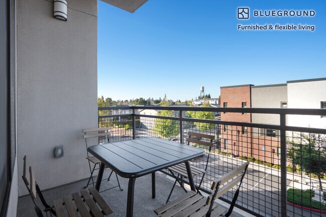 Foto del edificio - 300 Railway Ave