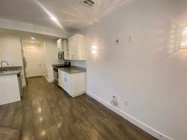 Foto del edificio - SPACIOUS TOWNHOME IN WASHINGTON