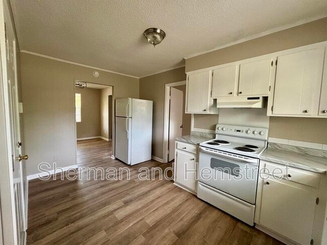 Building Photo - 336 Deerwood Ct