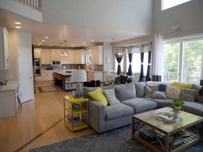 Building Photo - 21558 E Ottawa Cir