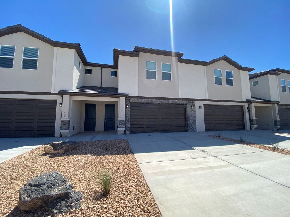 Primary Photo - BRAND NEW 3 BEDROOM SAND HOLLOW TOWNHOME F...