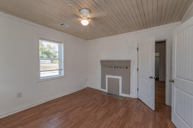 Building Photo - 2133 Grand Blvd