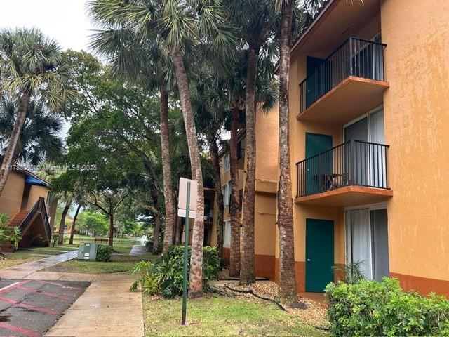 Foto del edificio - 10765 Cleary Blvd