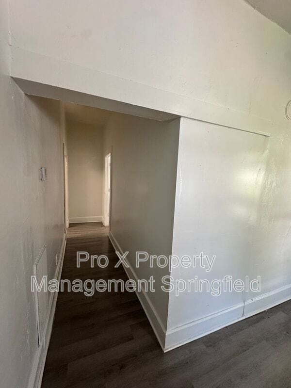 Building Photo - 618 W Calhoun St
