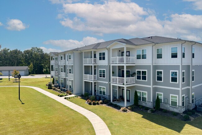 Building Photo - The Caroline