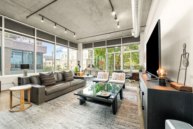 Foto del edificio - 2717 Western Ave