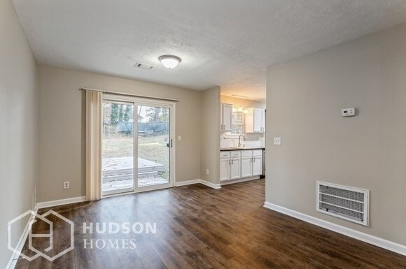 Foto del edificio - NOW AVAILABLE! - 2504 Wildflower Ln, Snell...