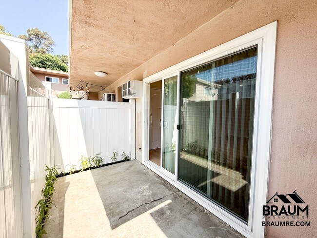 Foto del edificio - 5433 Sepulveda Blvd