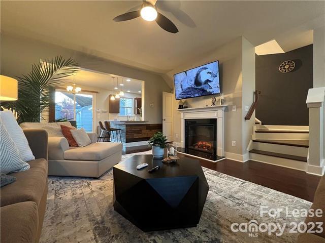 Foto del edificio - 3249 Bending Birch Pl