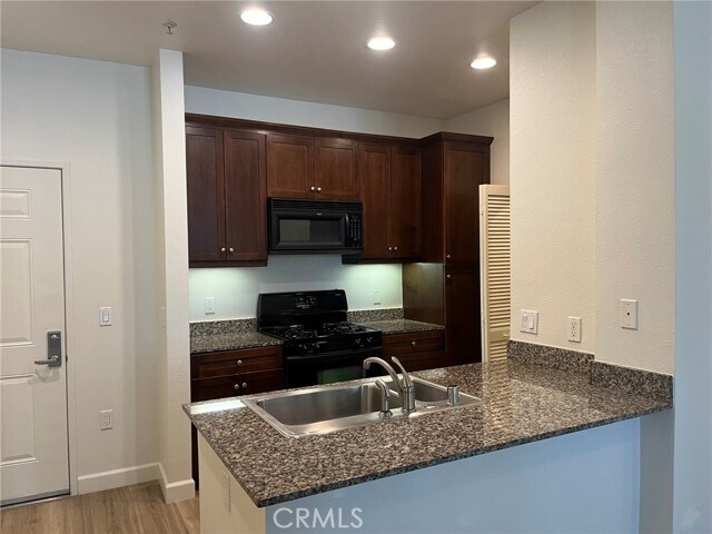 Building Photo - 2122 Scholarship