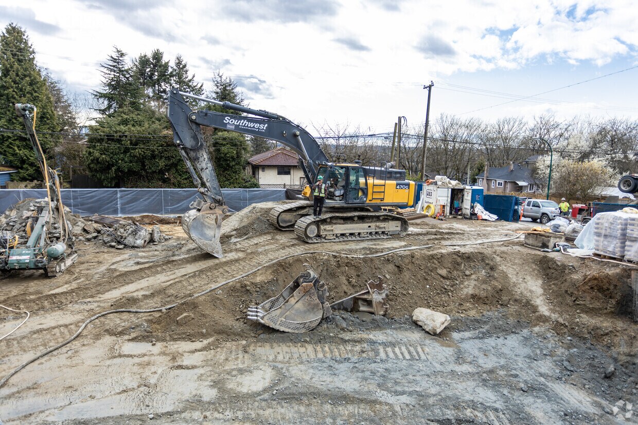 Yarrow Apartments 444 Kootenay St Vancouver, BC