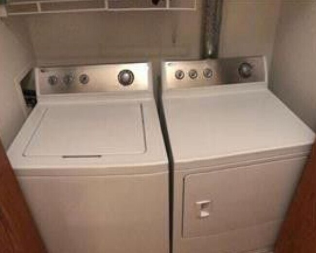 laundry - 15514 Garnet Way