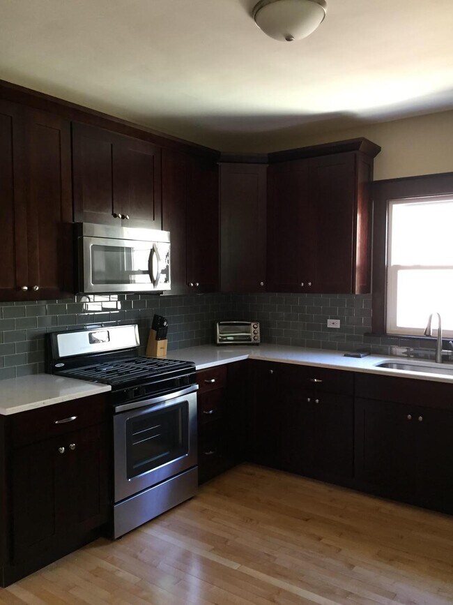Building Photo - 2 bedroom in Chicago IL 60641