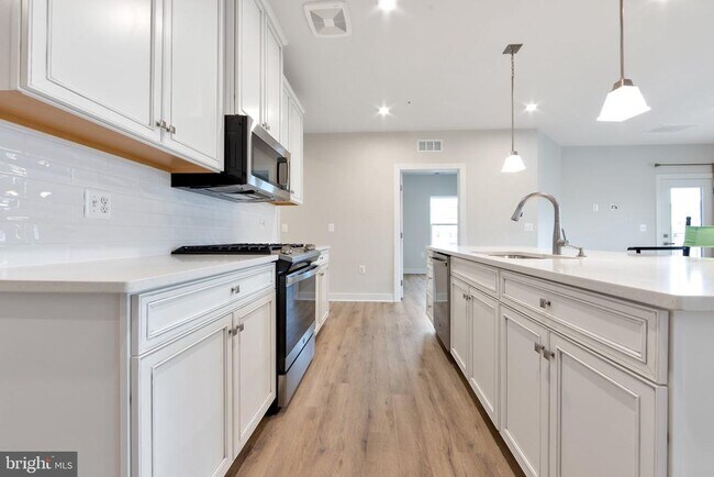 Foto del edificio - 46320 Mount Milstead Ter