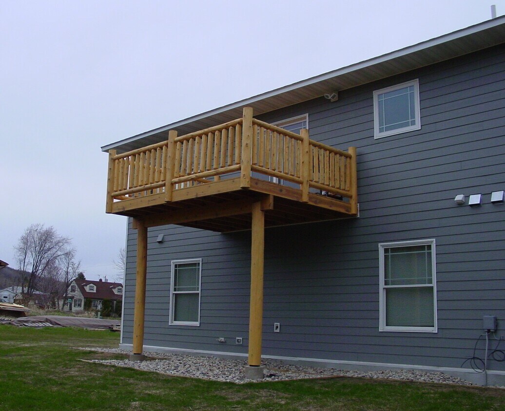 Building Photo - 1505 N 43rd Ave E