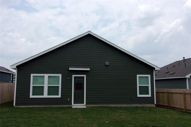 Foto del edificio - 2725 Louris Ln