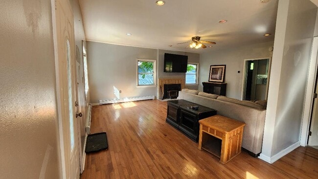 Building Photo - 306 Nariticong Ave