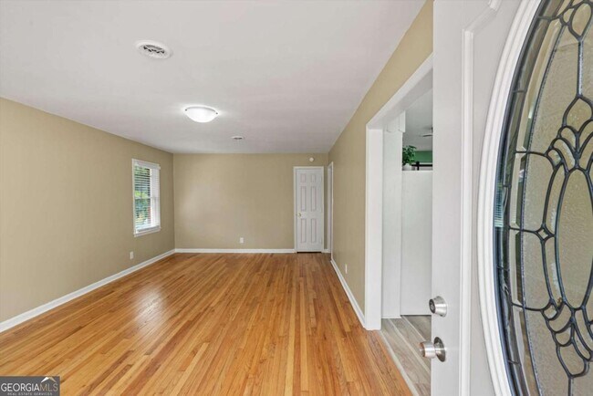Building Photo - 628 S Evelyn Pl NW