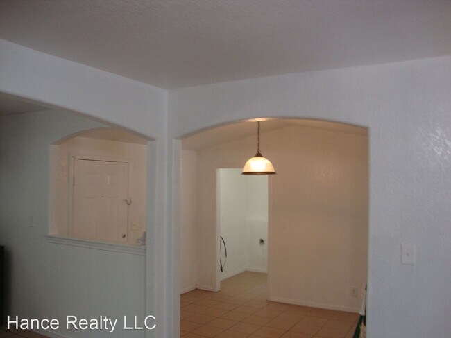 Building Photo - 3 br, 2 bath House - 256-Longview Dr