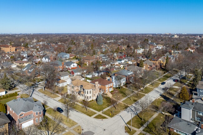 Park Ridge, IL is a residential suburb of Chicago, IL.
