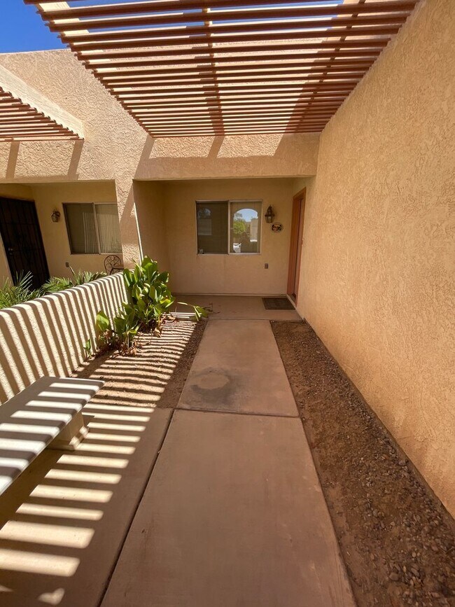 Foto del edificio - Cute 2 bedroom Condo in West Valley.
