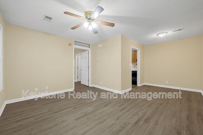 Foto del edificio - 119 Mace Ln