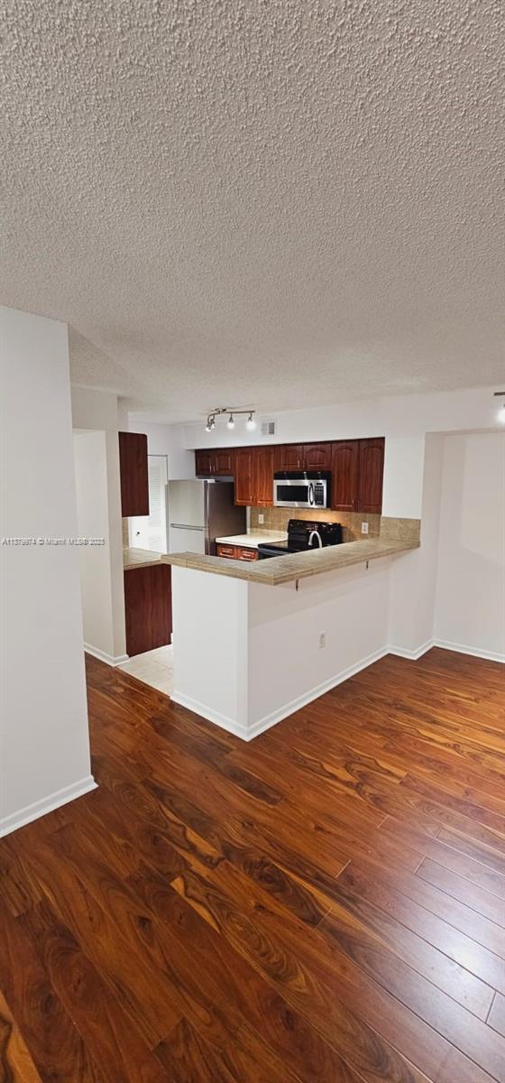 Building Photo - 1715 Village Blvd