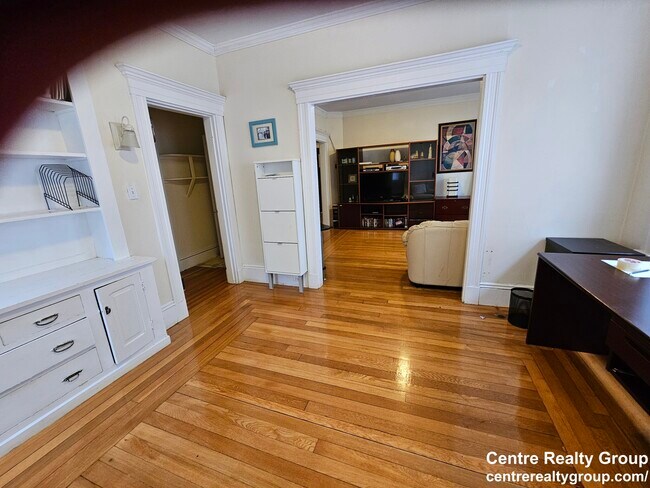 Building Photo - 136 Middlesex Rd