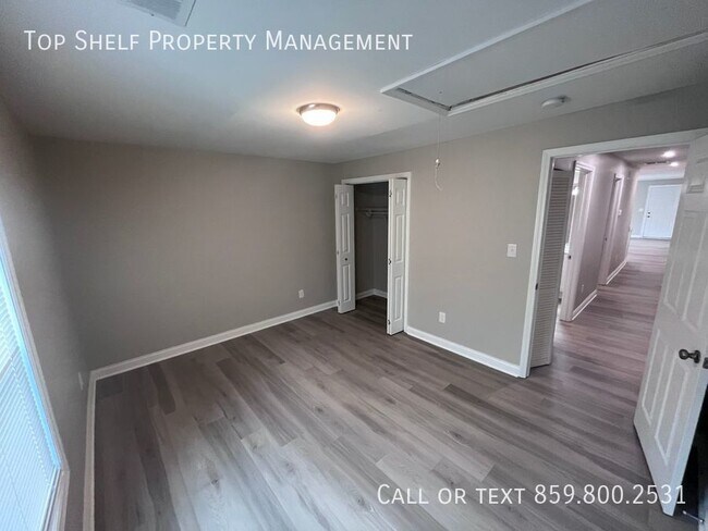 Foto del edificio - 2 Bedroom Updated Duplex FEB RENT FREE!