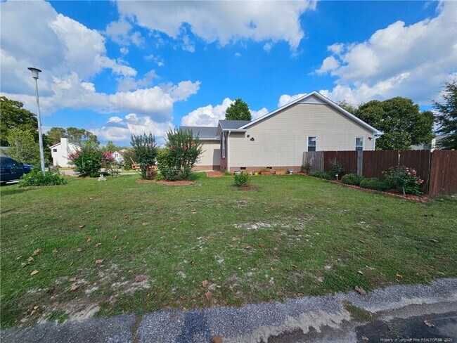 Foto del edificio - 5227 Ballentine St